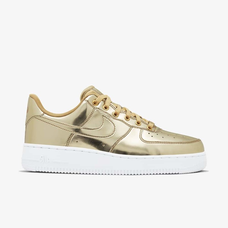 Nike air force outlet 1 gold outline